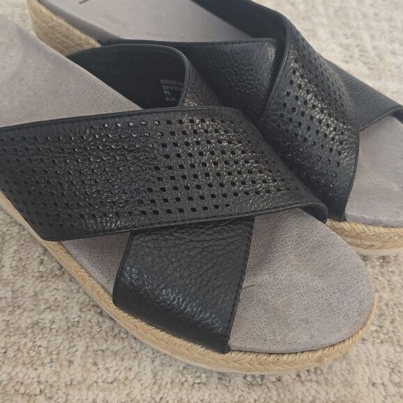Earth | Modern Marigold Platform Sandals - Picture 2 of 8